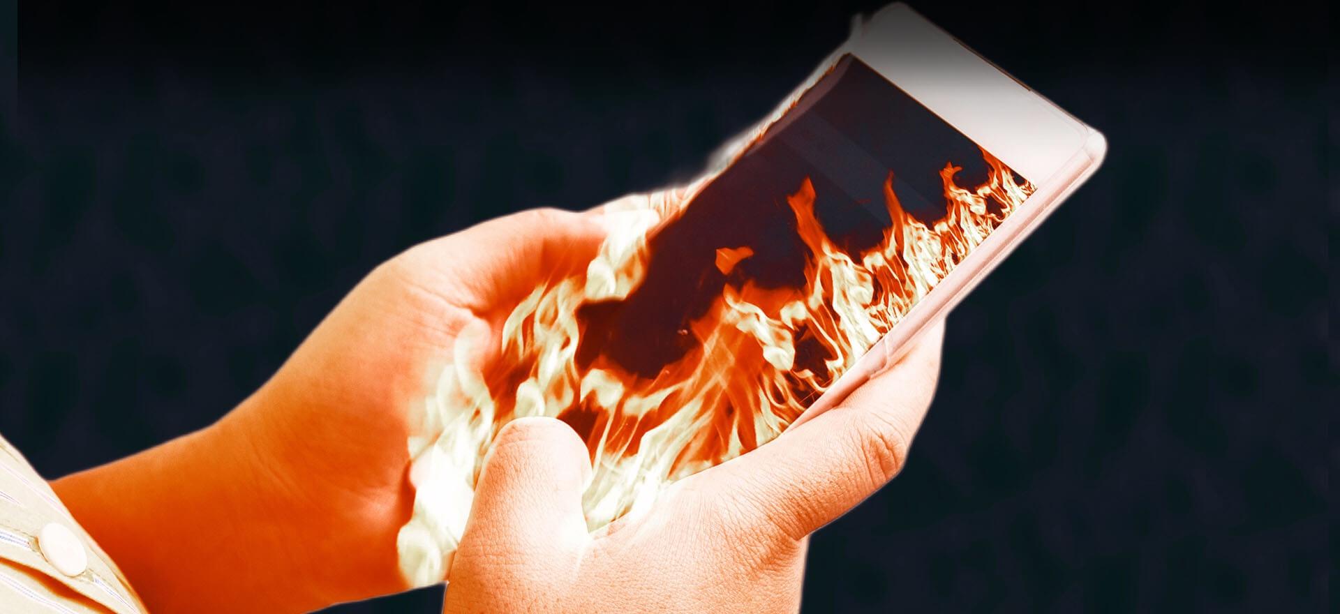 Przegrzewający się smartfon? Profesjonalna wymiana materiału termoprzewodzącego